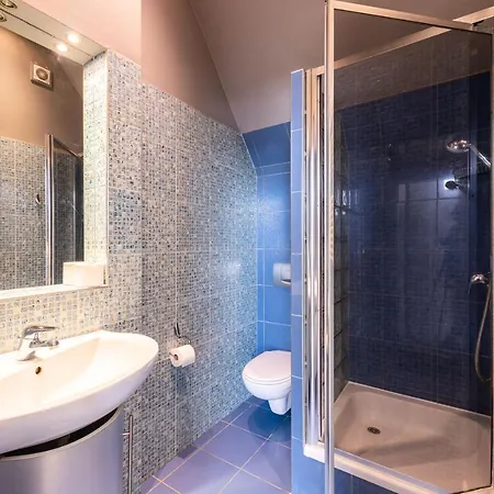 Coastal Style Two-level Victus Near Pier By Renters * Sopoty